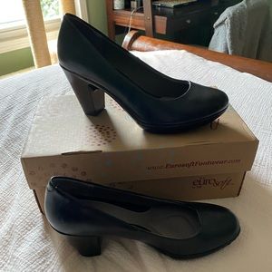 Eurosoft Black Croatia Vella Pumps